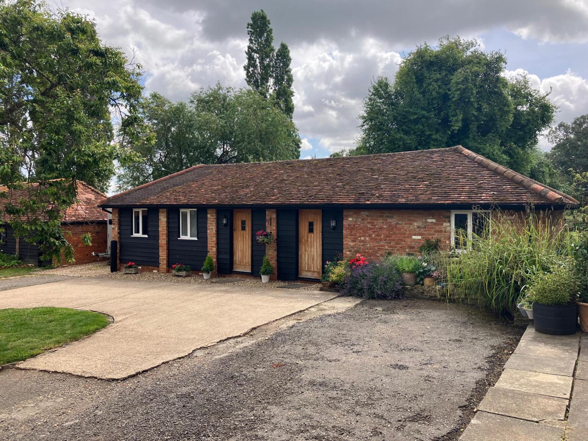 Upper Wood End Farm Holiday Cottages Marston Moreteyne Экстерьер фото
